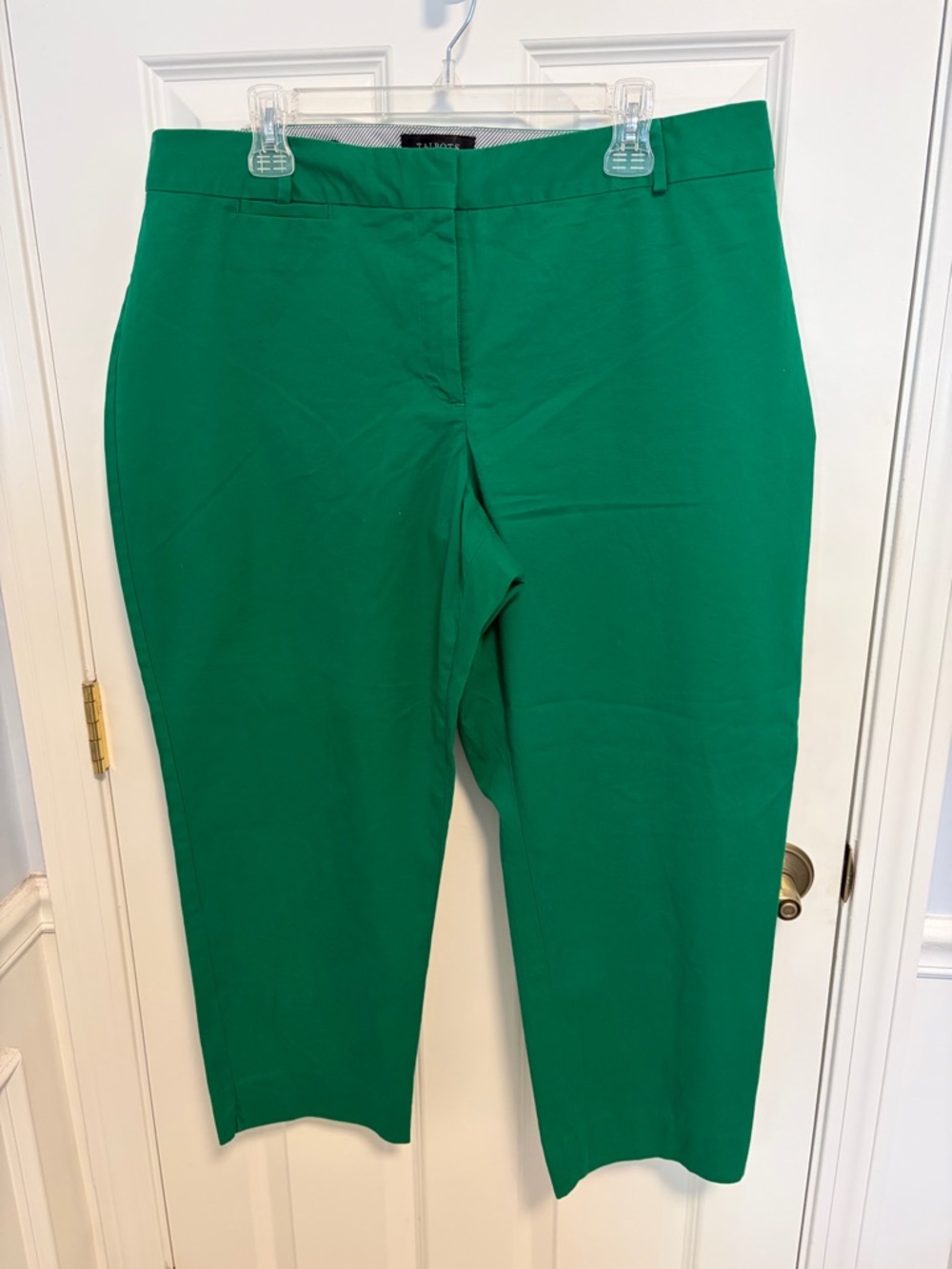 Talbots plus Heritage Kelly green capri  pants. Sz 18W. Side elastic/zipper